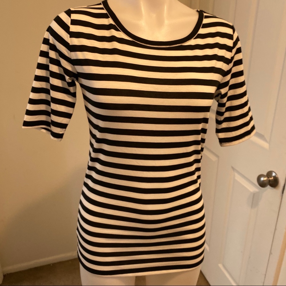 💖LulaRoe striped Tee